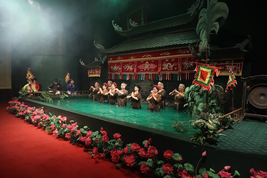 The people of the capital are excited about the art of water puppetry on the reopening day